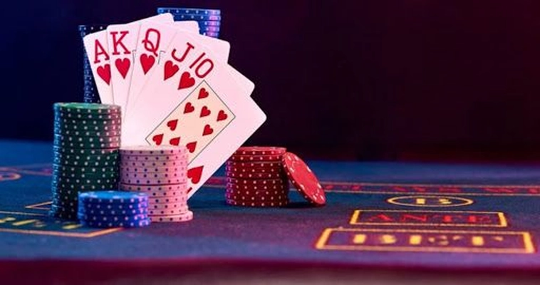 Poker Tại Empire777: Thử Thách May Mắn, Đổi Đời Trong Tích Tắc!